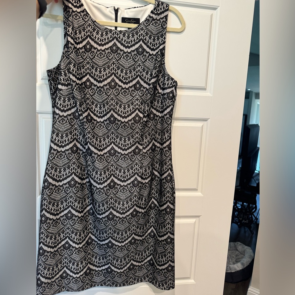 Jessica Simpson Black and White Patterned Midi Dress